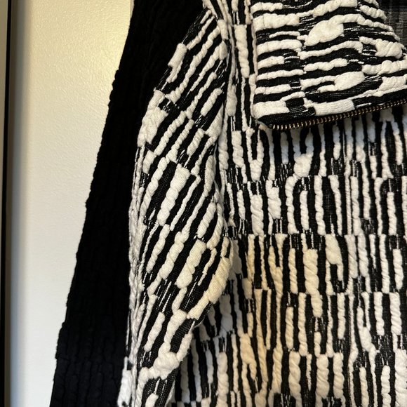Tonia Debellis Black/White Front Zip Jacket - Picture 4 of 5